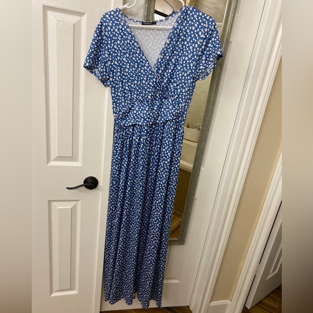 Floral blue and white maternity dress